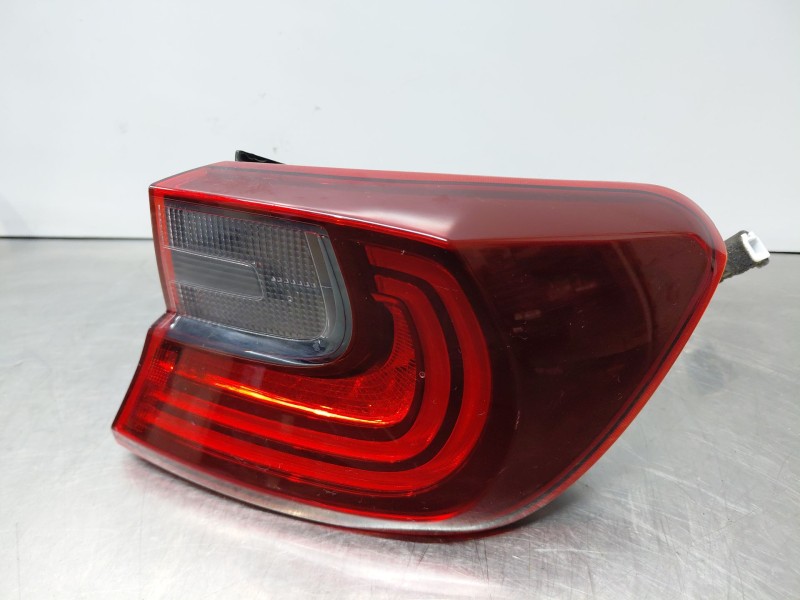 Recambio de piloto trasero derecho para kia ceed drive referencia OEM IAM 92402J7050  