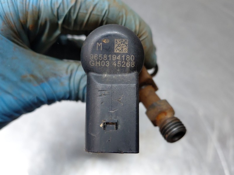 Recambio de inyector para citroën c4 picasso shine referencia OEM IAM 9658194180  