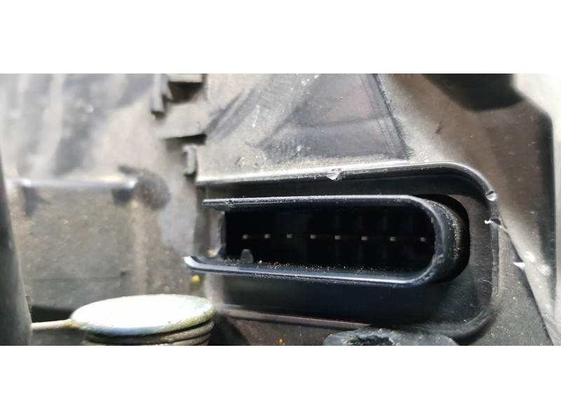 Recambio de cerradura puerta trasera derecha para land rover range rover vogue referencia OEM IAM LR038297  