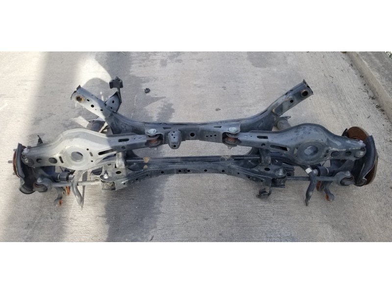 Recambio de puente trasero para toyota corolla (e21) hybrid active referencia OEM IAM 512060208  