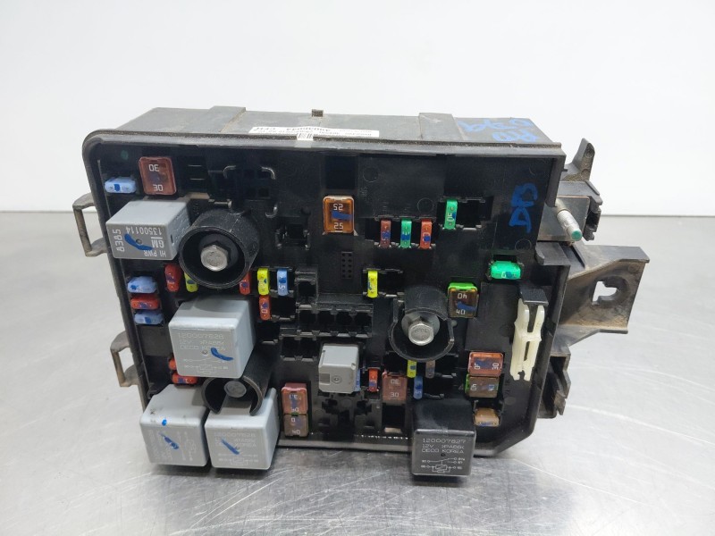 Recambio de caja reles / fusibles para opel corsa e design referencia OEM IAM   