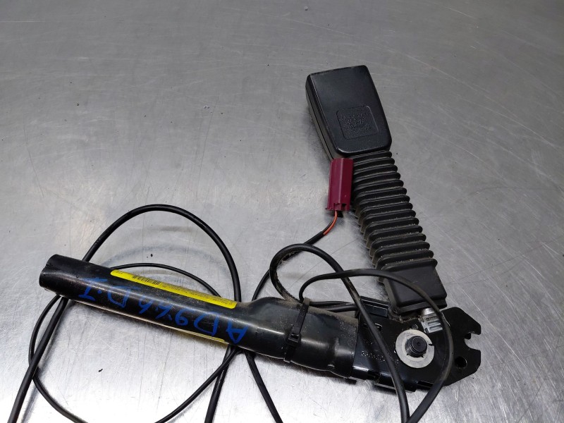 Recambio de pretensor airbag izquierdo para ford focus berlina (cap) ghia referencia OEM IAM   