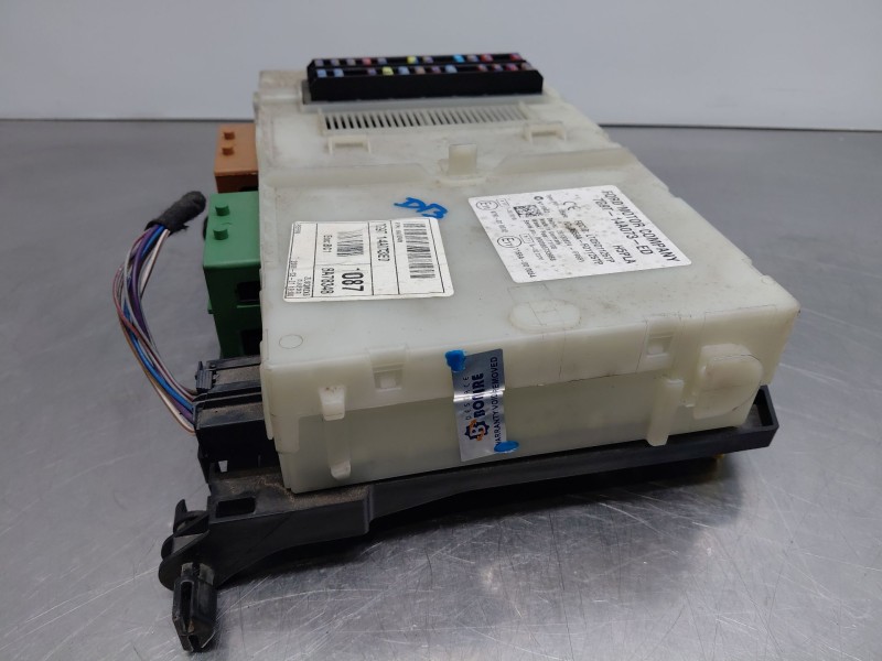 Recambio de caja reles / fusibles para ford mondeo ber. (ca2) referencia OEM IAM   