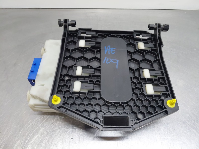 Recambio de caja reles / fusibles para ford mondeo ber. (ca2) referencia OEM IAM   