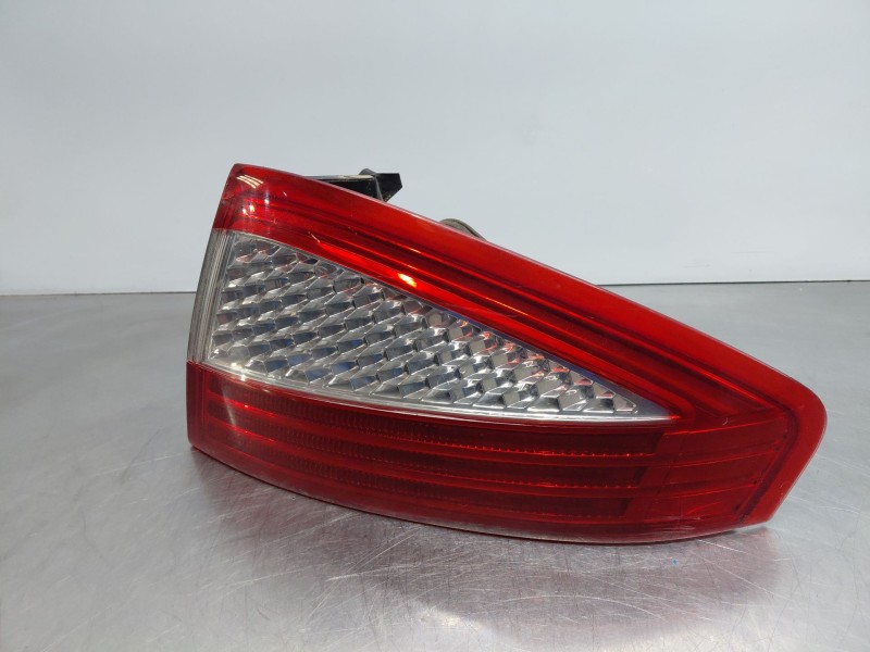 Recambio de piloto trasero derecho para ford mondeo ber. (ca2) referencia OEM IAM   