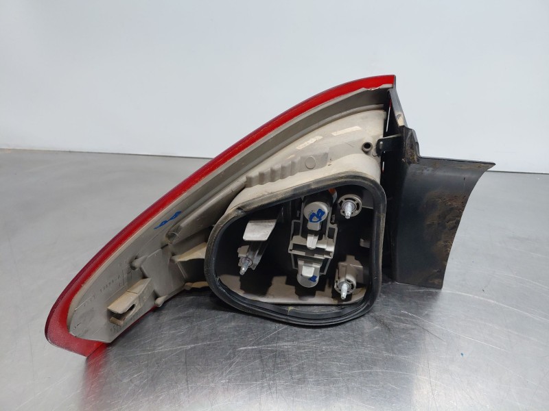 Recambio de piloto trasero derecho para ford mondeo ber. (ca2) referencia OEM IAM   