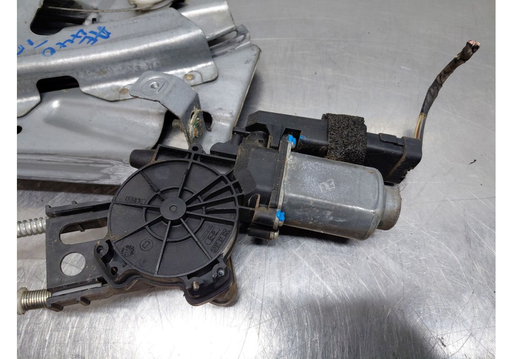 Recambio de elevalunas trasero derecho para renault megane ii coupé-cabriolet (em0/1_) 1.9 dci referencia OEM IAM   