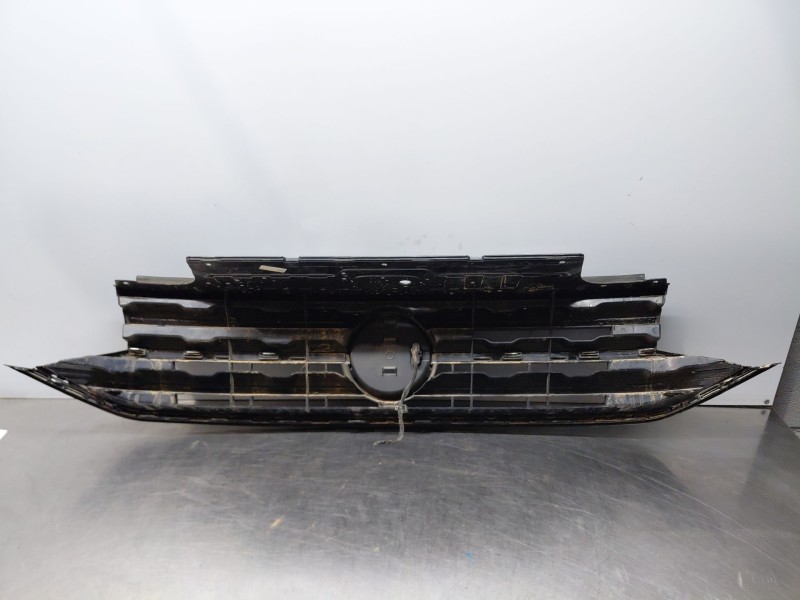 Recambio de rejilla delantera para volkswagen t-cross advance referencia OEM IAM   