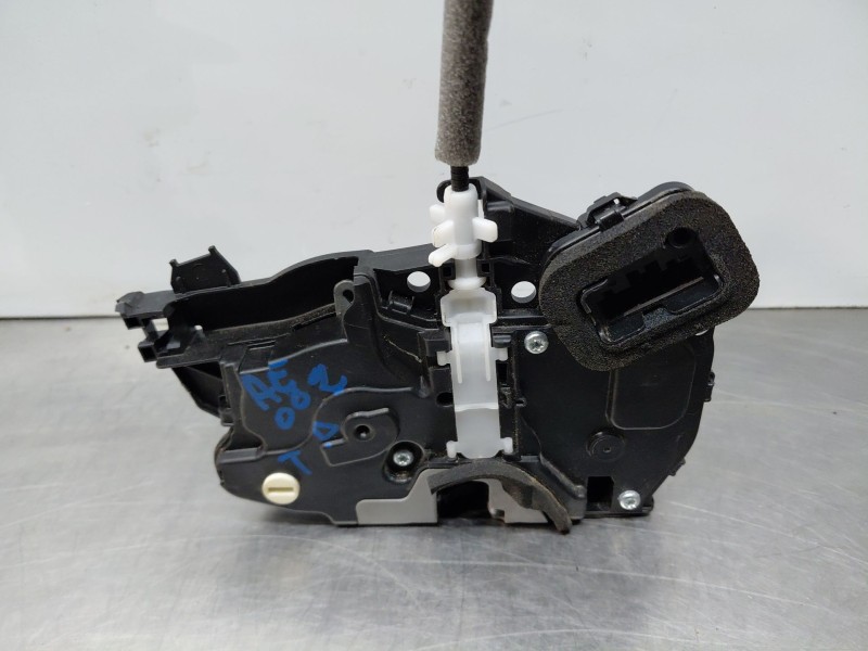 Recambio de cerradura puerta trasera derecha para volkswagen t-cross advance referencia OEM IAM   