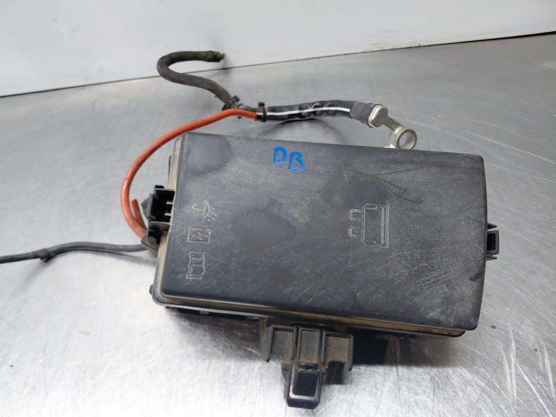 Recambio de caja reles / fusibles para audi q3 sportback (f3n) s line referencia OEM IAM   