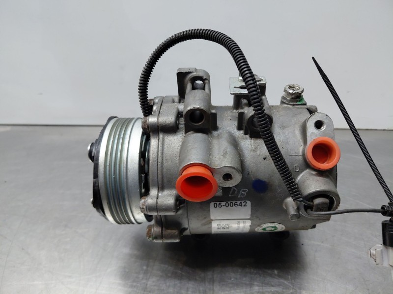 Recambio de compresor aire acondicionado para suzuki swift iii (mz, ez) 1.3 (rs 413) referencia OEM IAM   
