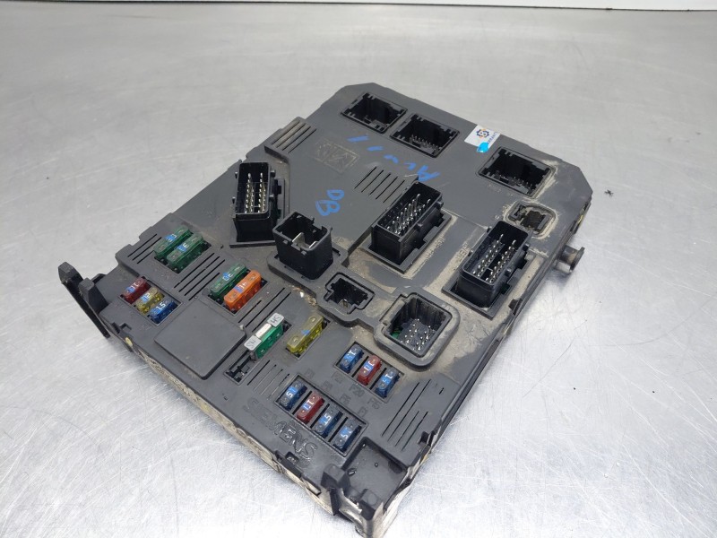 Recambio de caja reles / fusibles para citroën berlingo combi referencia OEM IAM   