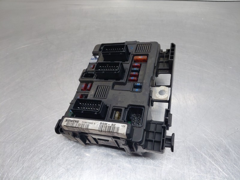 Recambio de caja reles / fusibles para citroën berlingo combi referencia OEM IAM   