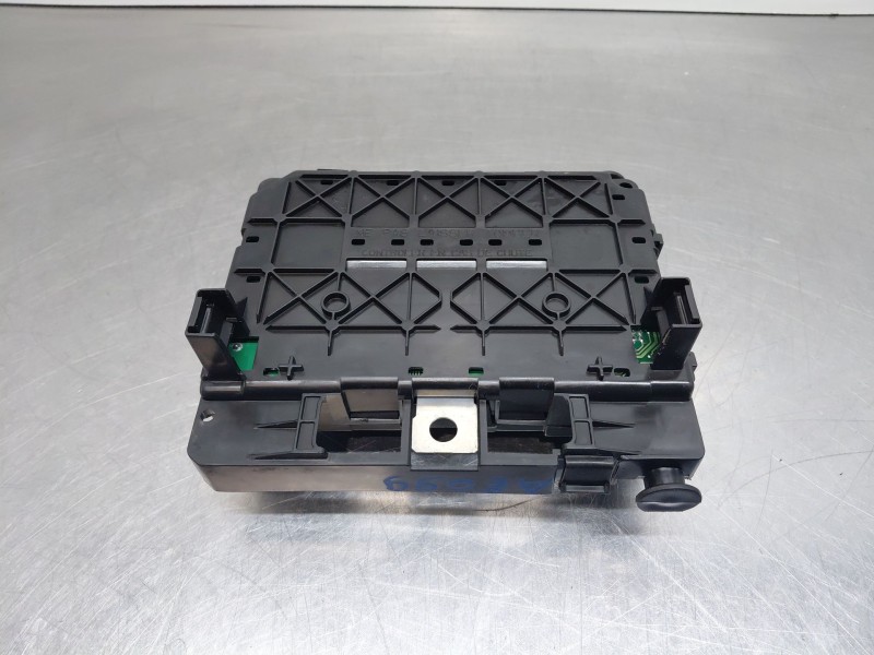 Recambio de caja reles / fusibles para citroën berlingo combi referencia OEM IAM   