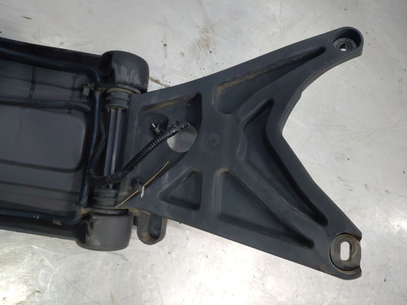 Recambio de soporte rueda repuesto para jeep cherokee (kj) sport referencia OEM IAM   