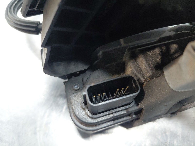 Recambio de cerradura puerta trasera izquierda para ford kuga ecoblue referencia OEM IAM   