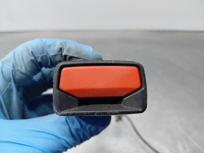 Recambio de enganche del cinturon delantero der para ford kuga ecoblue referencia OEM IAM   