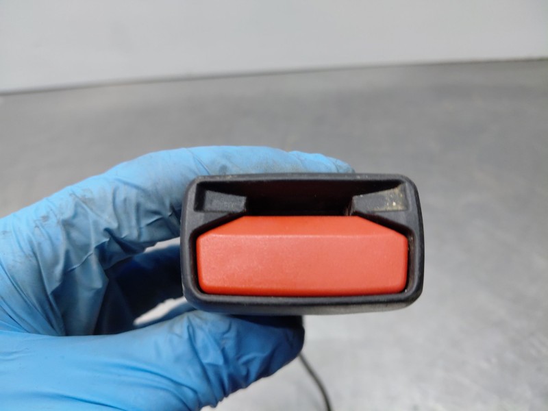 Recambio de enganche del cinturon trasero izq para ford kuga ecoblue referencia OEM IAM   
