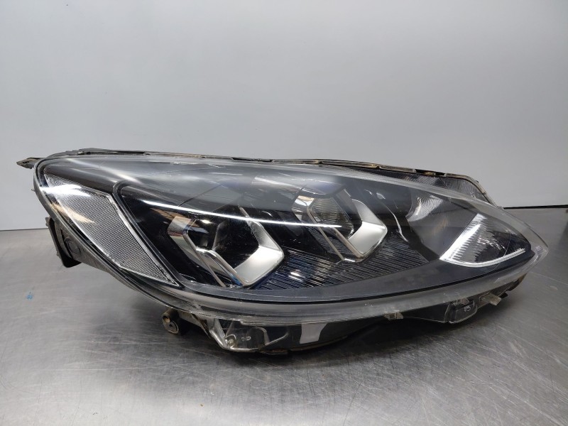 Recambio de faro derecho para ford kuga ecoblue referencia OEM IAM   