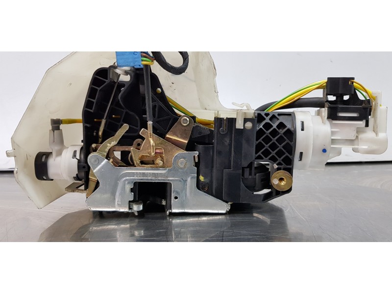 Recambio de cerradura puerta trasera izquierda para mercedes clase s (w220) berlina 430 (220.070) referencia OEM IAM 2207300435 