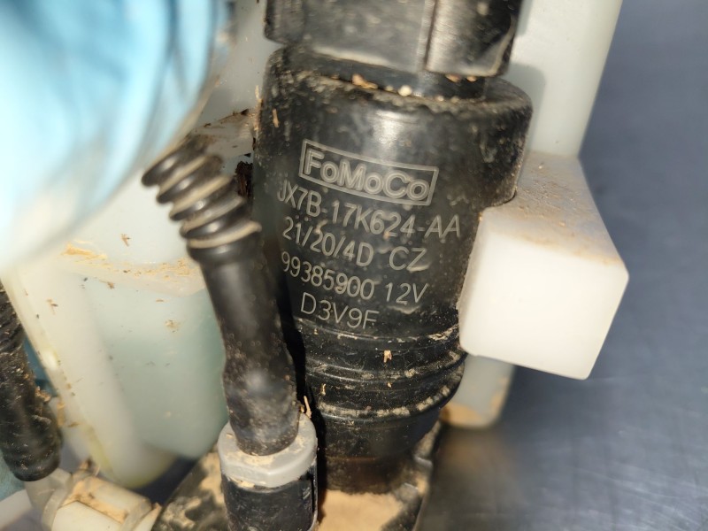 Recambio de deposito limpia para ford kuga ecoblue referencia OEM IAM   