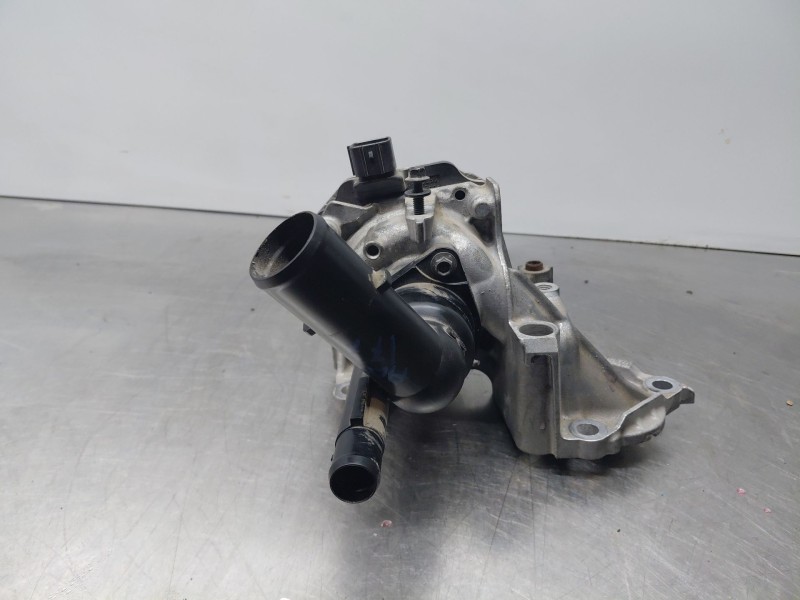 Recambio de bomba agua para toyota rav 4 plug-in hybrid advance referencia OEM IAM 1603225010  