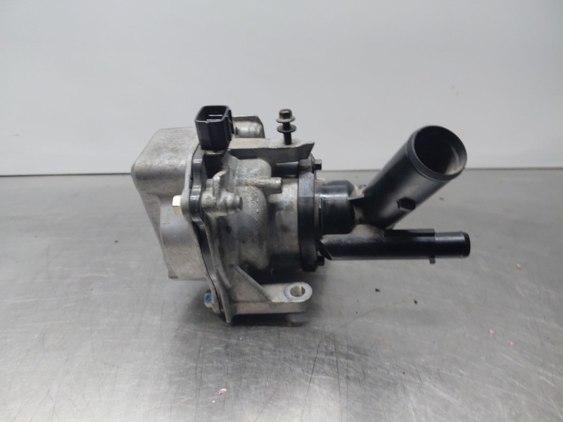 Recambio de bomba agua para toyota rav 4 plug-in hybrid advance referencia OEM IAM 1603225010  