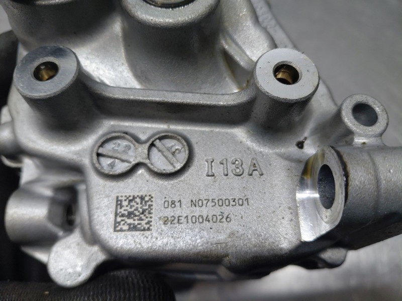 Recambio de bomba aceite para toyota rav 4 plug-in hybrid advance referencia OEM IAM 1510025032  