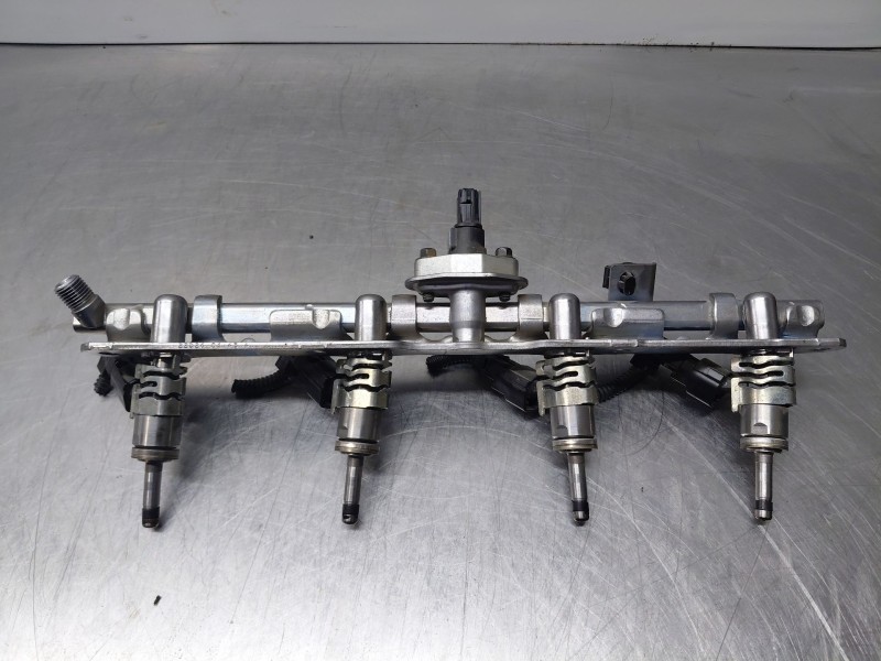 Recambio de rampa inyectora para toyota rav 4 plug-in hybrid advance referencia OEM IAM 2381425023  