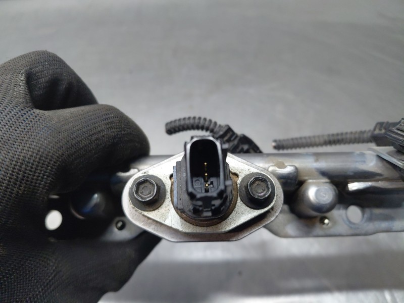 Recambio de rampa inyectora para toyota rav 4 plug-in hybrid advance referencia OEM IAM 2381425023  