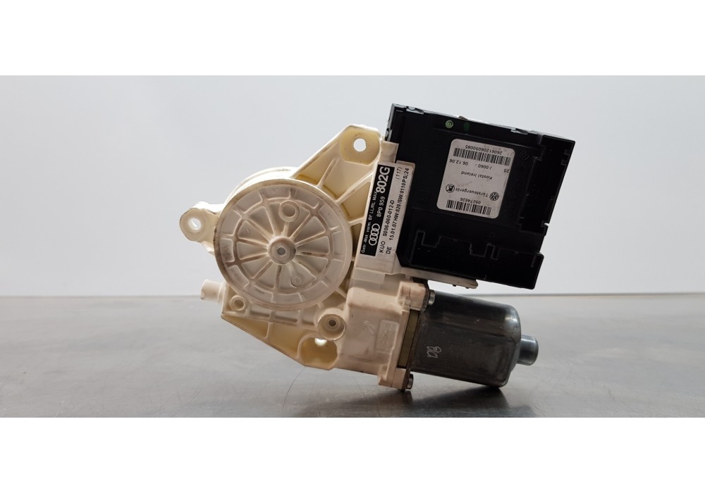 Recambio de motor elevalunas delantero derecho para audi a3 (8p) 2.0 tdi ambiente referencia OEM IAM 8P0959802G  