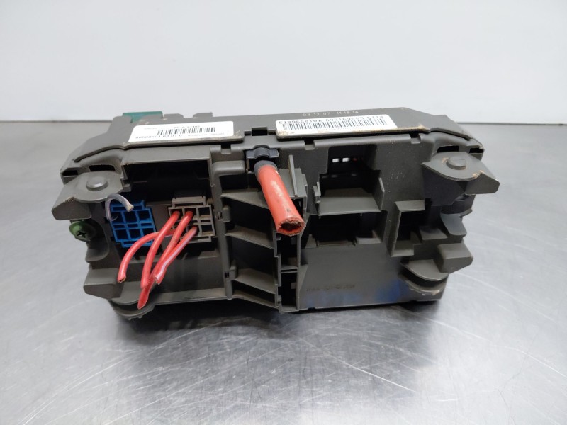 Recambio de caja reles / fusibles para bmw x5 (e70) xdrive 30 d referencia OEM IAM 518966010B  