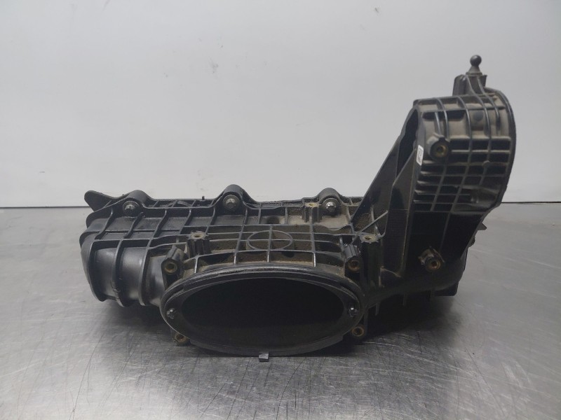 Recambio de colector admision para mercedes-benz clase gla (w156) 200 d referencia OEM IAM A6510904937 A6510900037 