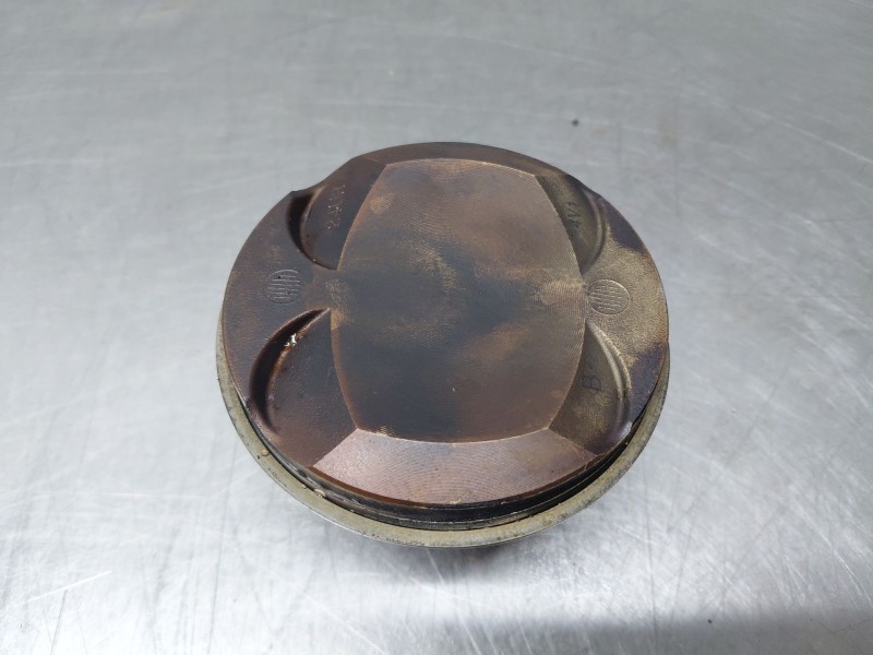 Recambio de piston para toyota rav 4 plug-in hybrid advance referencia OEM IAM 1310125040  