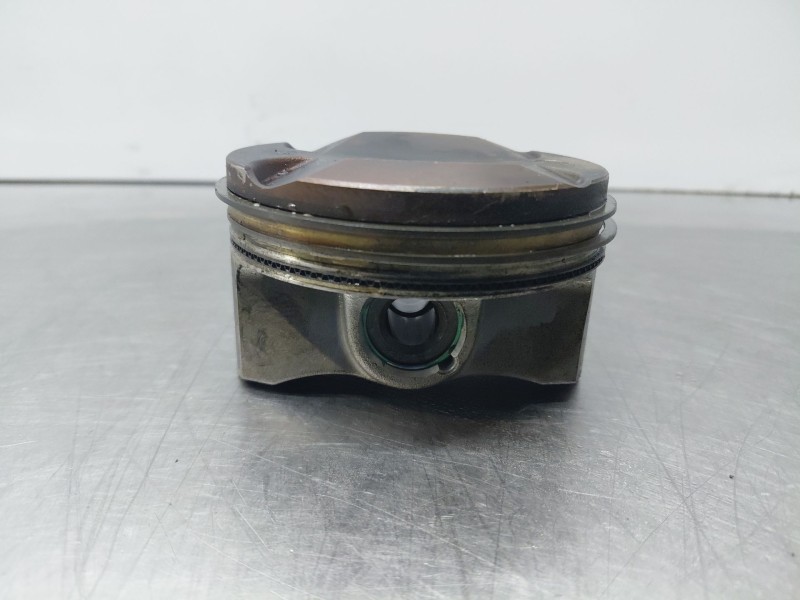 Recambio de piston para toyota rav 4 plug-in hybrid advance referencia OEM IAM 1310125040  