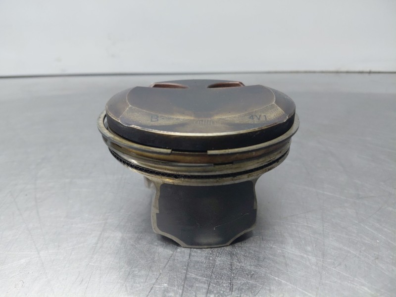 Recambio de piston para toyota rav 4 plug-in hybrid advance referencia OEM IAM 1310125040  