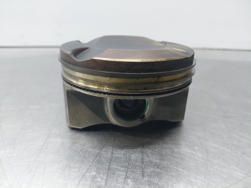 Recambio de piston para toyota rav 4 plug-in hybrid advance referencia OEM IAM 1310125040  