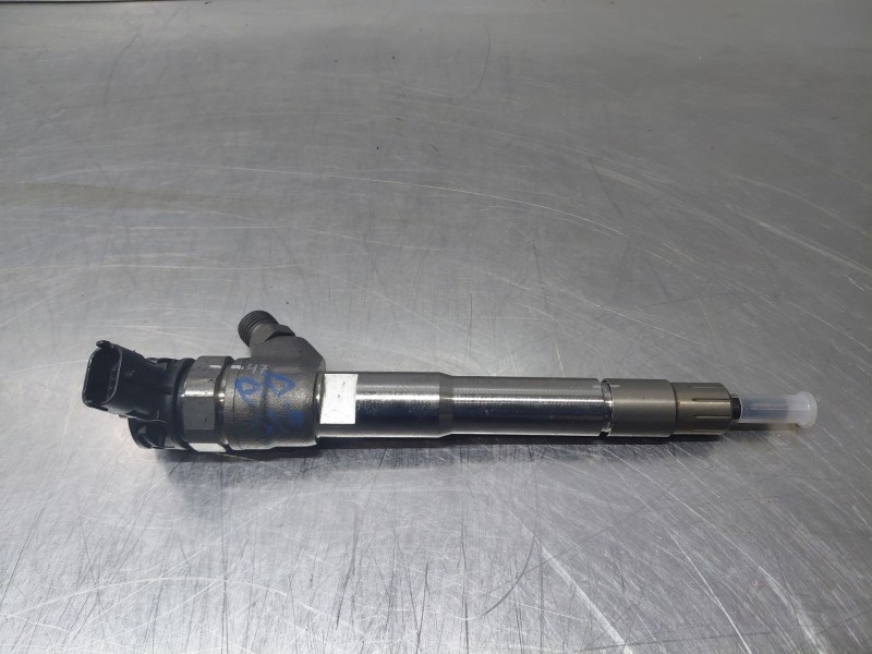 Recambio de inyector para renault scenic iv grand zen referencia OEM IAM 166003281R 0445110895 