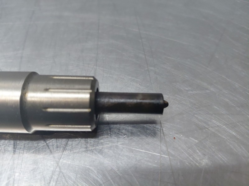 Recambio de inyector para renault scenic iv grand zen referencia OEM IAM 166003281R 0445110895 