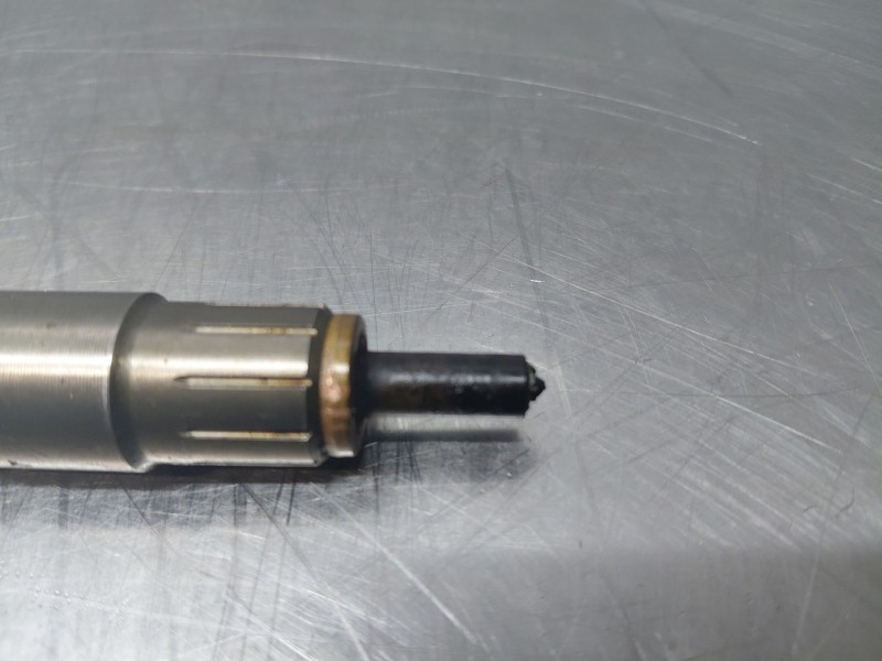 Recambio de inyector para renault scenic iv grand zen referencia OEM IAM 166003281R 0445110895 