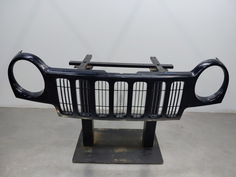 Recambio de rejilla delantera para jeep cherokee (kj) sport referencia OEM IAM   