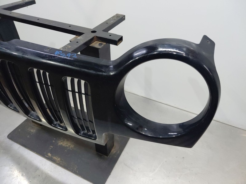 Recambio de rejilla delantera para jeep cherokee (kj) sport referencia OEM IAM   