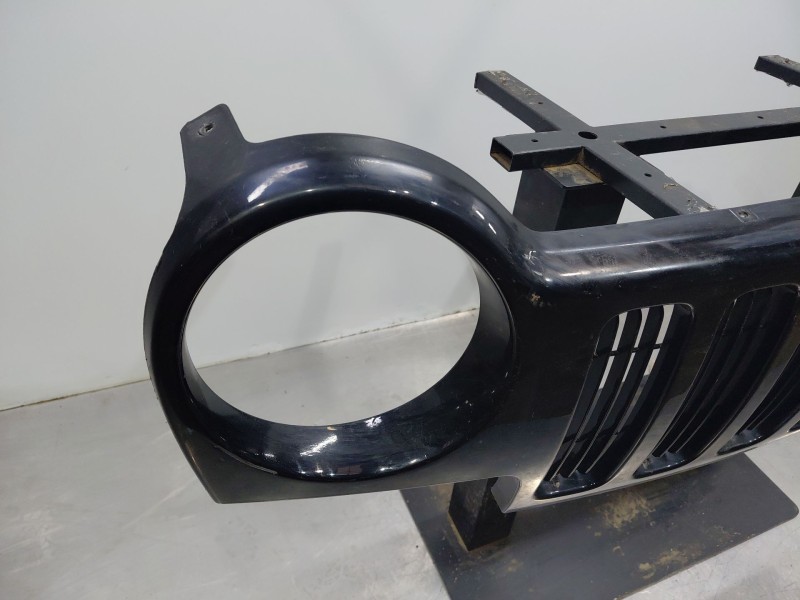 Recambio de rejilla delantera para jeep cherokee (kj) sport referencia OEM IAM   