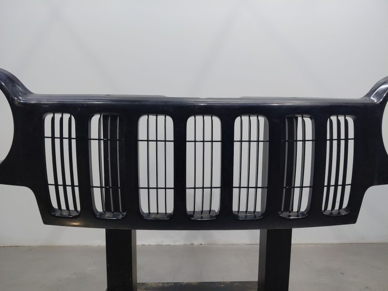 Recambio de rejilla delantera para jeep cherokee (kj) sport referencia OEM IAM   