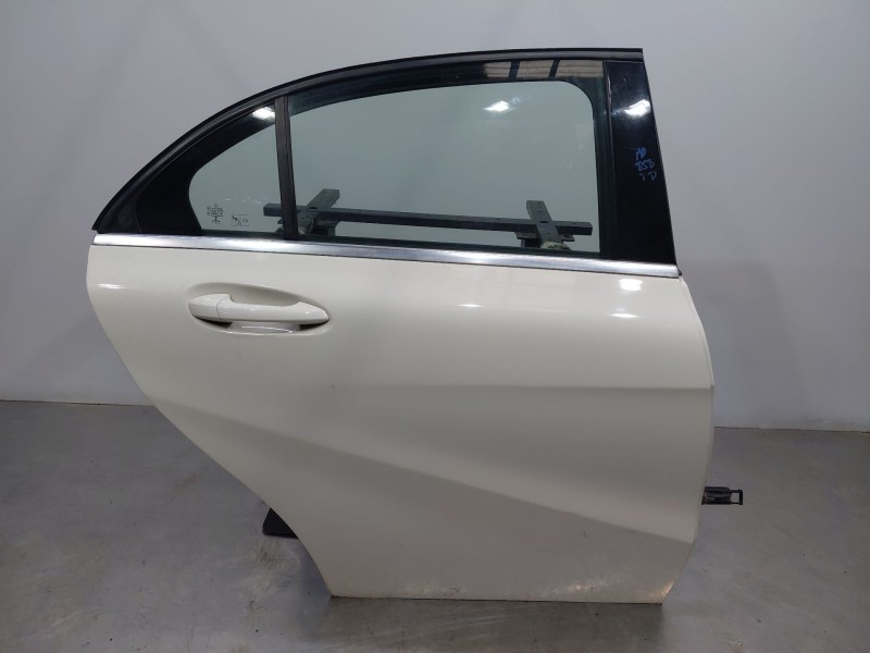 Recambio de puerta trasera derecha para mercedes-benz clase a (w176) design referencia OEM IAM A1767300205  