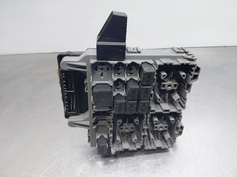 Recambio de caja reles / fusibles para jeep cherokee (kj) sport referencia OEM IAM 56010295AF 56010055AL 