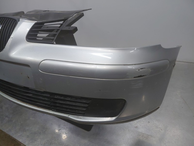 Recambio de paragolpes delantero para seat ibiza iii (6l1) 1.4 tdi referencia OEM IAM 6L0807217DR 6L0807217DRGRU 