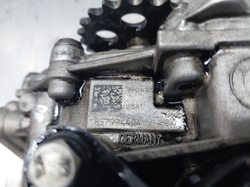 Recambio de bomba aceite para bmw serie x3 (g01) xdrive20d referencia OEM IAM 11418579944  
