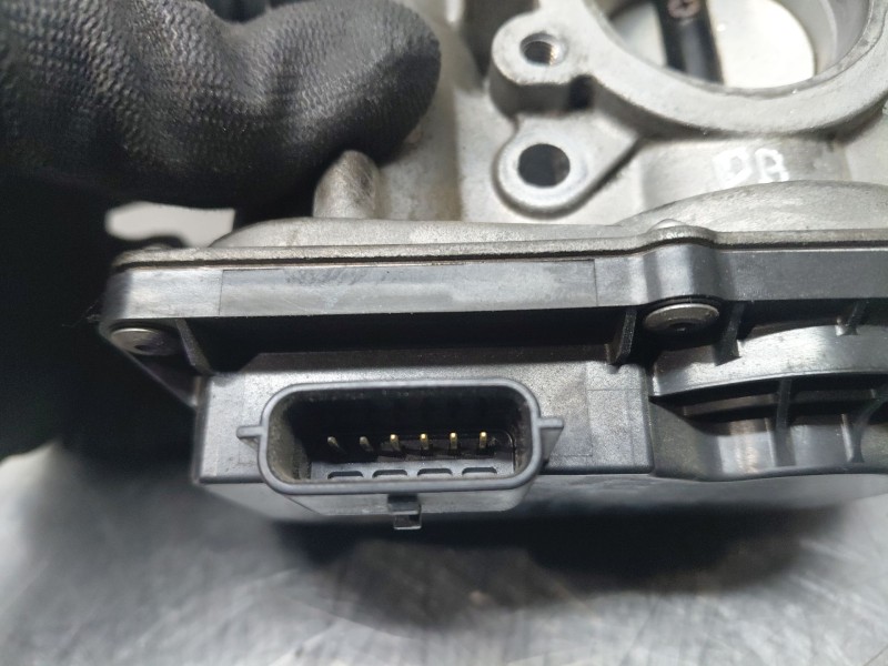 Recambio de caja mariposa para renault megane iii berlina 5 p gt line referencia OEM IAM 161204451R  