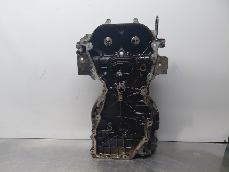 Recambio de tapa distribucion para renault megane iii berlina 5 p gt line referencia OEM IAM 135022839R  